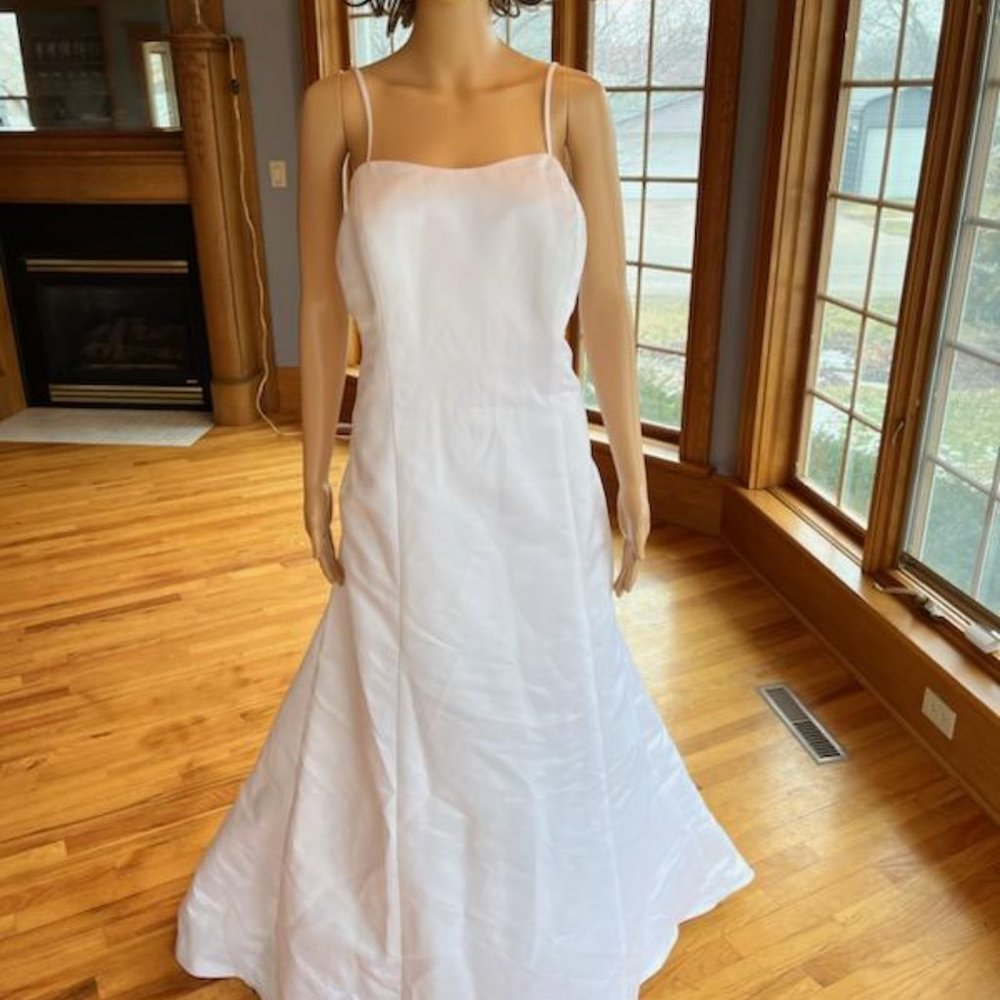 *Davids White Satin 9716 Spaghetti Strap Wedding Dress Bridal Gown Size 24